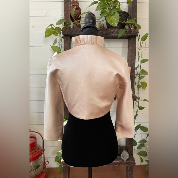 David’s Bridal: Beige Ruffle Collar Bolaro Jacket - Picture 3 of 17